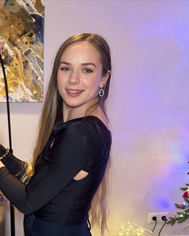 FOTO Najjači čovjek na svijetu ima 206 cm, a ljubi konobaricu od 157 cm. Tragedija ih zbližila...