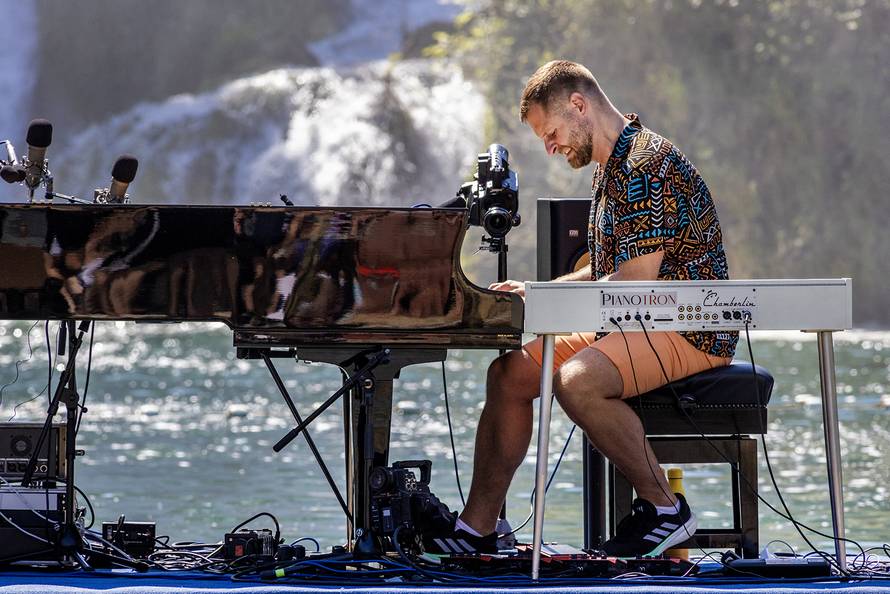Pijanist Zvjezdan Ružić nastupio ispod slapa Kravica: 'Ovo je bio najluđi koncert u mojoj karijeri'