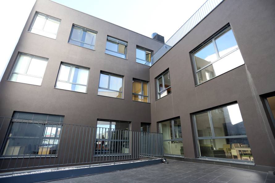 Internat Opusa Dei: Luksuz u kojem nema djevojaka i tuluma