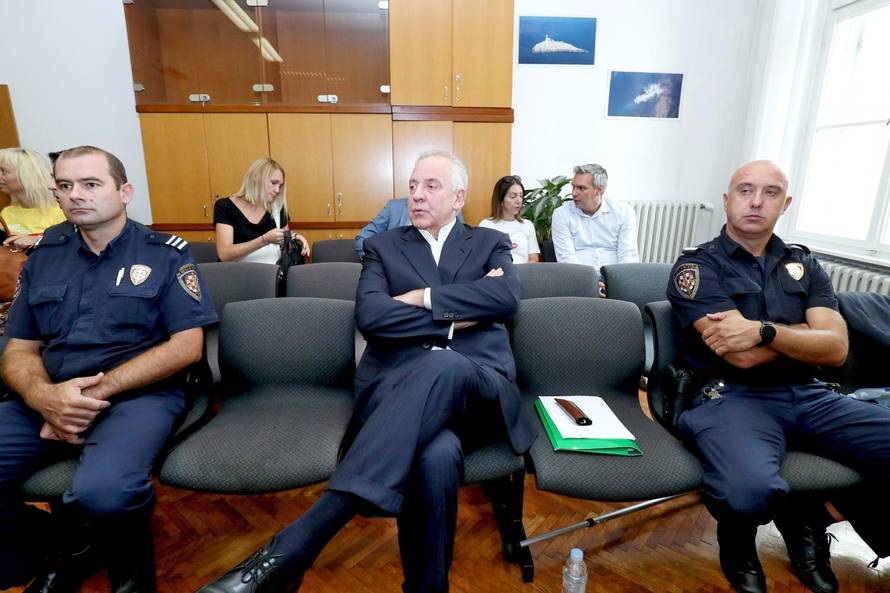 Zagreb: Nastavljeno suÄenje Ivi Sanaderu u sluÄaju INA-MOL