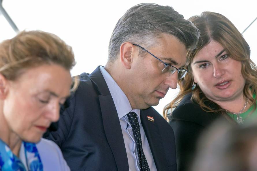 Plenki Junckera proveo kroz  obnovu zračne luke Dubrovnik