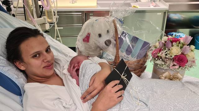 Prva beba rođena u Hrvatskoj je Marin iz Vukovara: Stigao je na svijet samo minutu iza ponoći