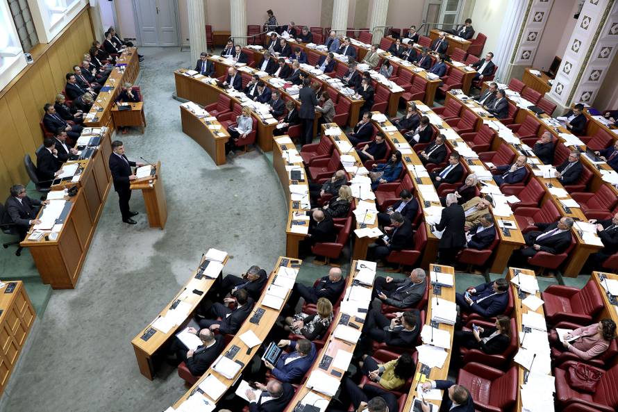 Maras: Barišić  ne zaslužuje biti uzor mladim ljudima u zemlji...