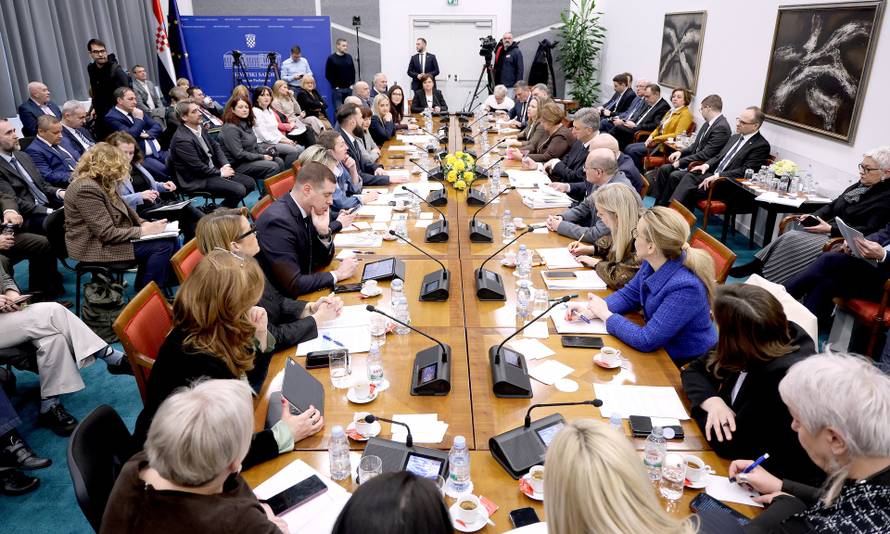 Zagreb: Plenkovic odborima predstavio Alena Ružića, kandidata za novog ministra rada, mirovinskog sustava, obitelji i socijalne politike