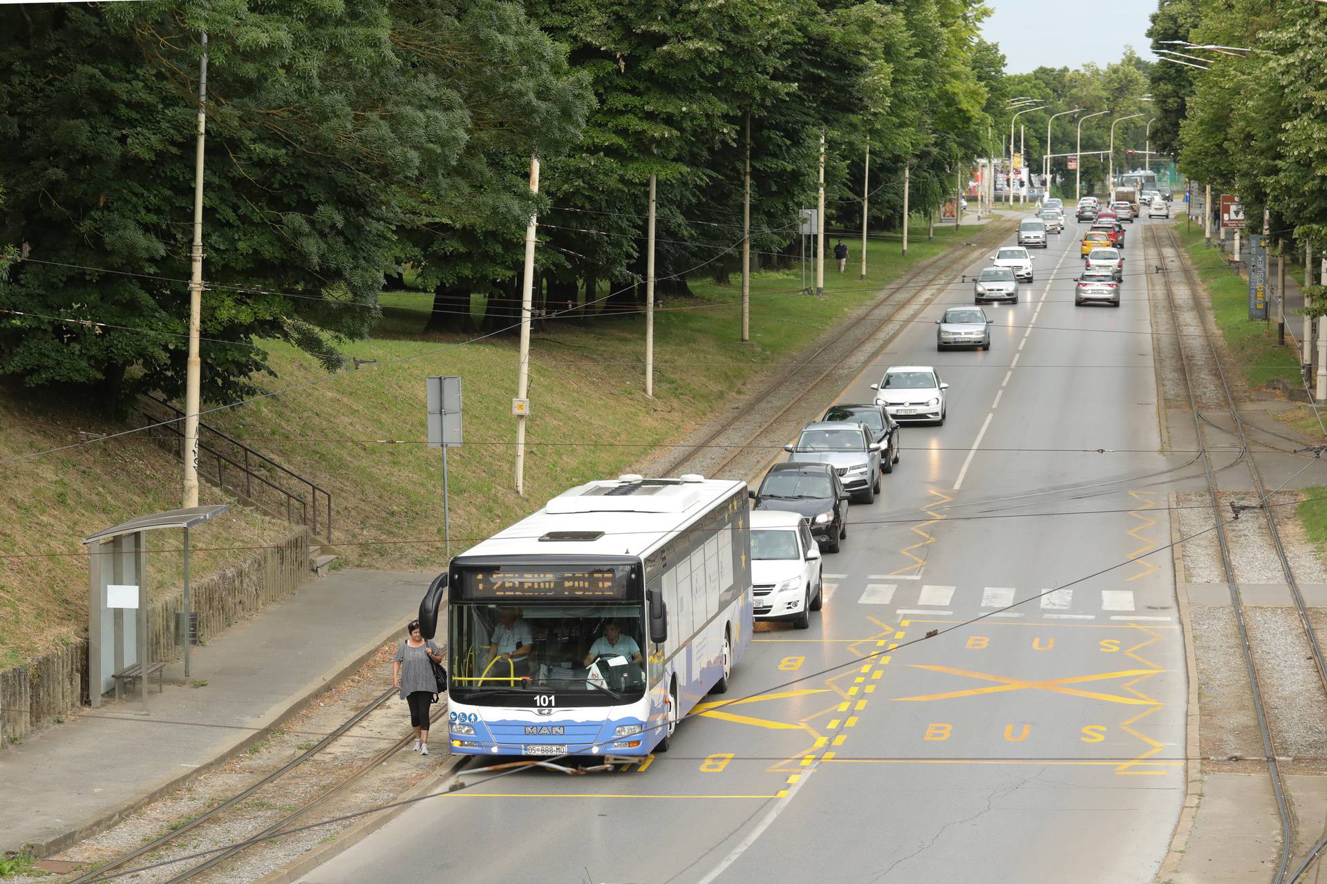 U Osijeku obustavljen sav tramvajski promet, građane prevoze isključivo autobusi