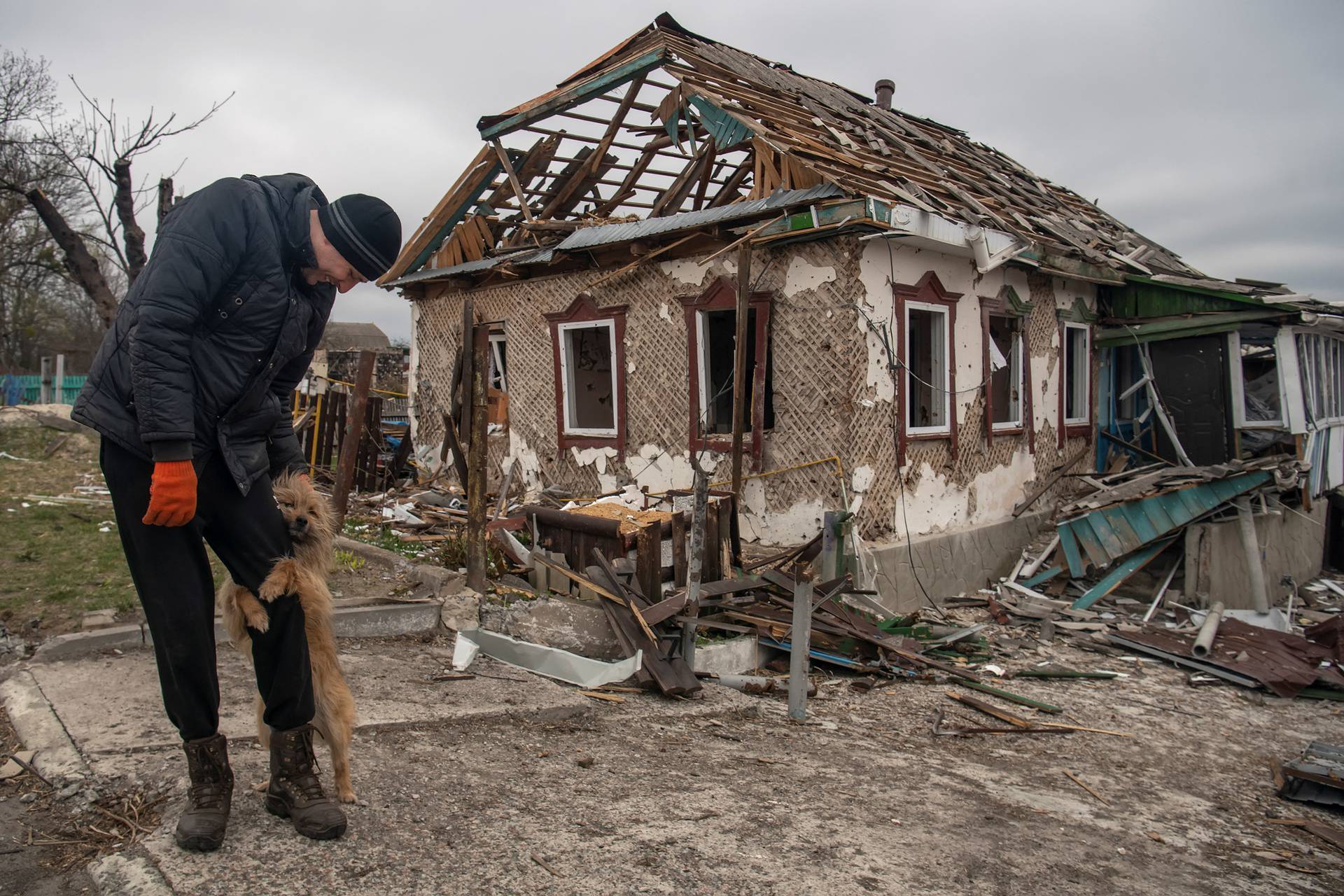Russia's invasion of Ukraine continues, in Kukhari