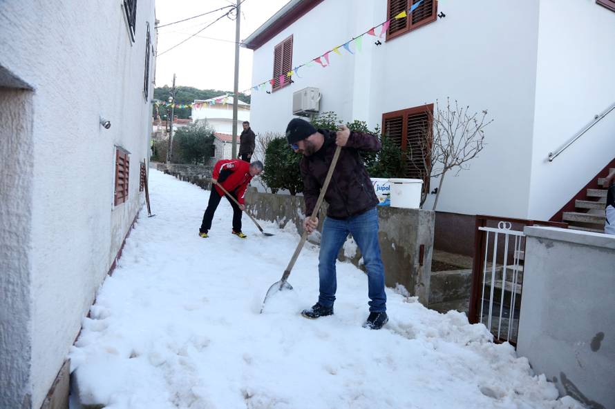 Skijaški spektakl uz more: Iška kraljica privukla je stotine ljudi