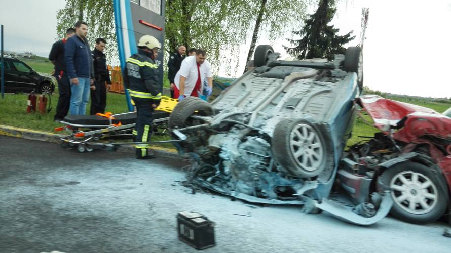 Kod Velike Mlake sudar dvaju automobila, dvoje ozlijeđenih