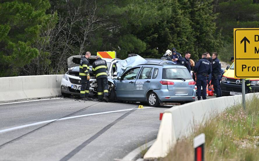 Teška prometna na Jadranskoj magistrali kod Makarske: Troje ljudi u bolnici, zatvorili su cestu