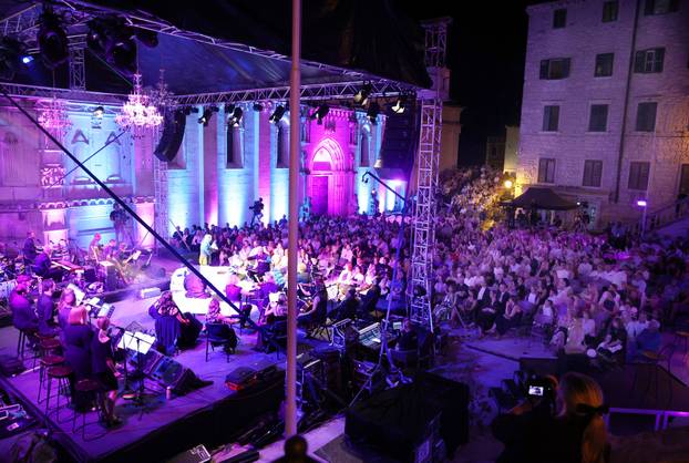 Šibenik: Prva večer Dalmatinske šansone posvećena Vinku Coci