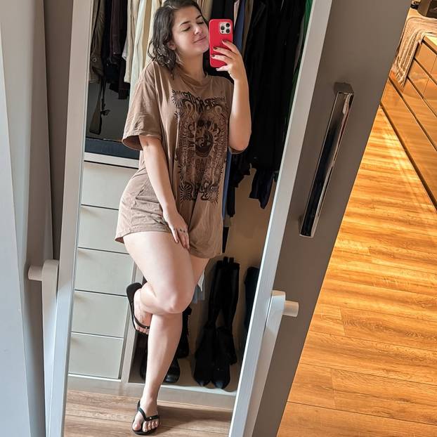 FOTO Brazilka na zid postavila rendgenski snimak vlastite stražnjice: 'Da, prirodna je...'