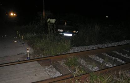 Vlak naletio na automobil u kojem je bilo dvoje djece 