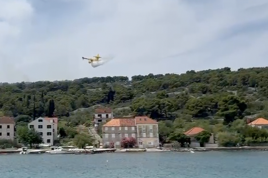 Po&zcaron;ar na Zlarinu