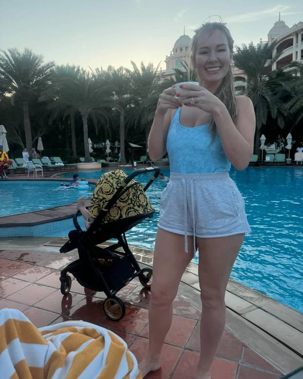 FOTO Dok je bio nitko, ona ga je uzdržavala. Sad silovatelj Conor McGregor vara ženu gdje stigne