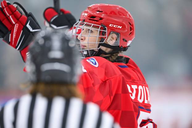 Zagreb:  Susret Hrvatske i Srbije na Svjetskom prvenstvu u hokeju za žene divizije III