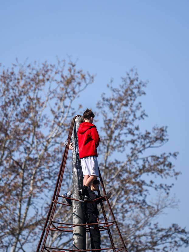 Zagreb: Proljetne temperature na Bundeku 