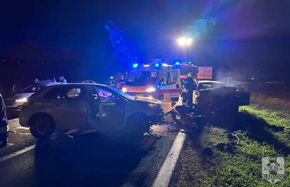 FOTO Krš i lom kod čvora Sveta Helena: Policajac  skrivio sudar