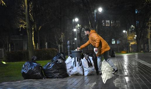 FOTO Svi građani i studenti u Nišu iza prosvjeda očistili ulice kao da prosvjeda nije niti bilo