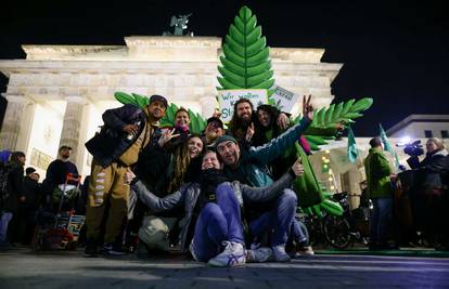 Pušači marihuane u Njemačkoj pozdravili legalizaciju kanabisa: 'Konačno se možemo pokazati'