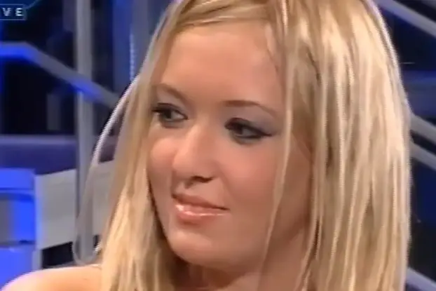 Lille objavila set provokativnih fotki i predstavila spot: 'Opa, utegnula se u ultrakratki jeans'