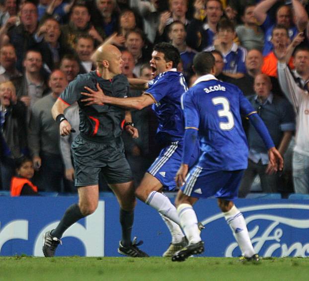 London: Champions League, semi -finals, Chelsea - Barcelona 
