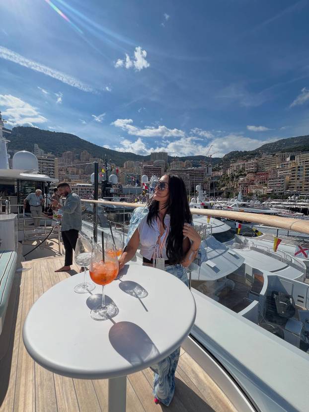 FOTO Može joj biti sin! Kečerica (42) zavela 20 godina mlađeg: 'Dugo me nitko nije ni taknuo'