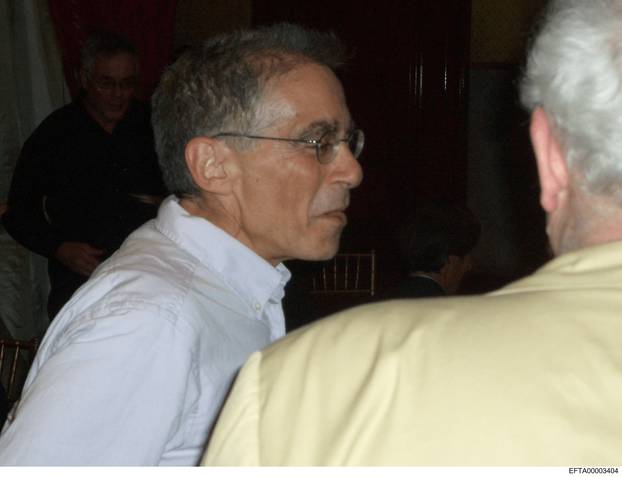 FOTO Ovo su dosad neviđene fotografije iz Epsteinovih spisa