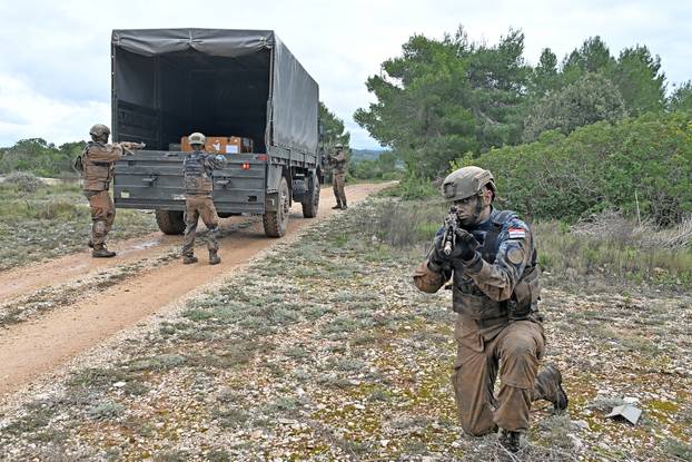 FOTO Novi hrvatski marinci primili su svoje beretke: Prošli intenzivnu integracijsku obuku