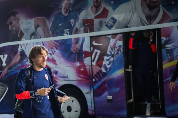 Zagreb: Odlazak hrvatske nogometne reprezentacije u Prag 