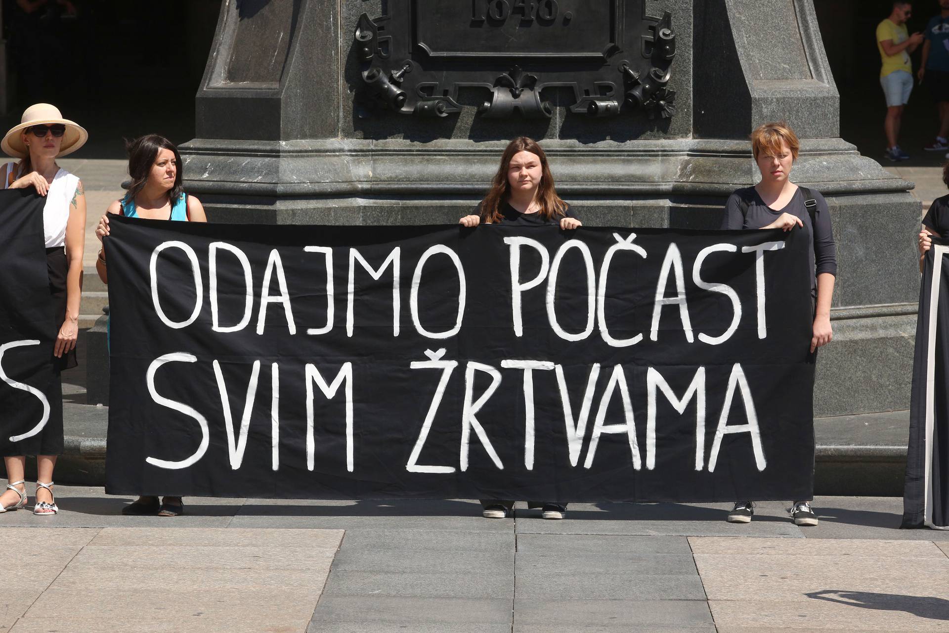 Zagreb: Na Trgu bana Josipa Jelačića održana antiratna akcija