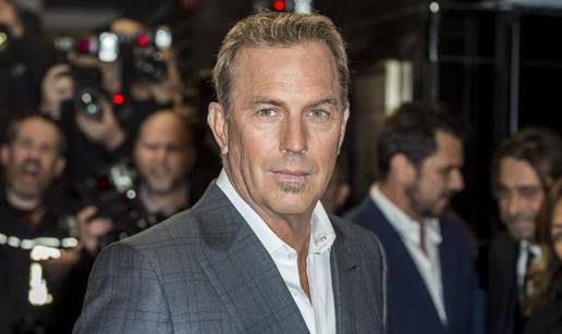 Kevin Costner usred razvoda bio na koncertu pop zvijezde Taylor: 'Sad sam službeno Swiftie!'