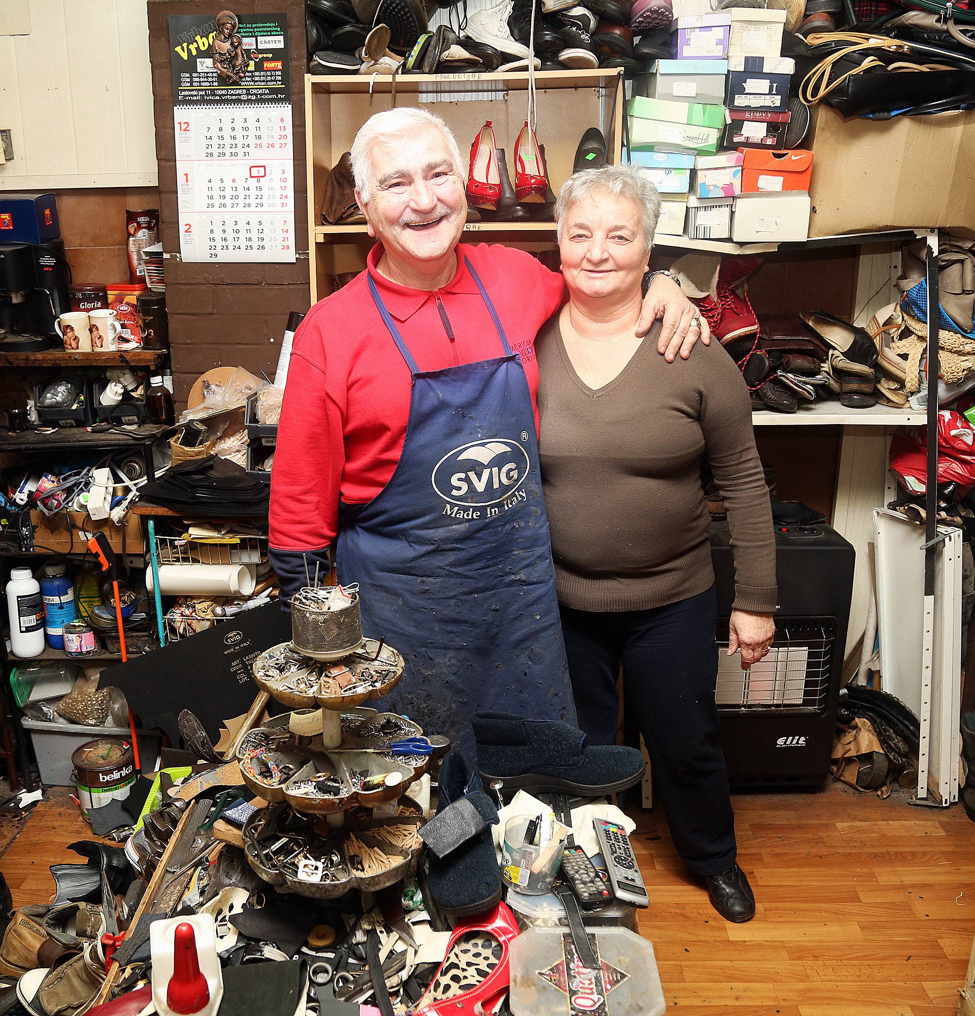 Dobri cipelići: Omiljeni bračni par iz Siska 'obuva' siromašne
