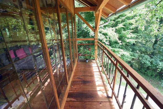 FOTO Ako trebate potpuni reset: Kućica na drvetu uz Mrežnicu nudi odmor za um i tijelo