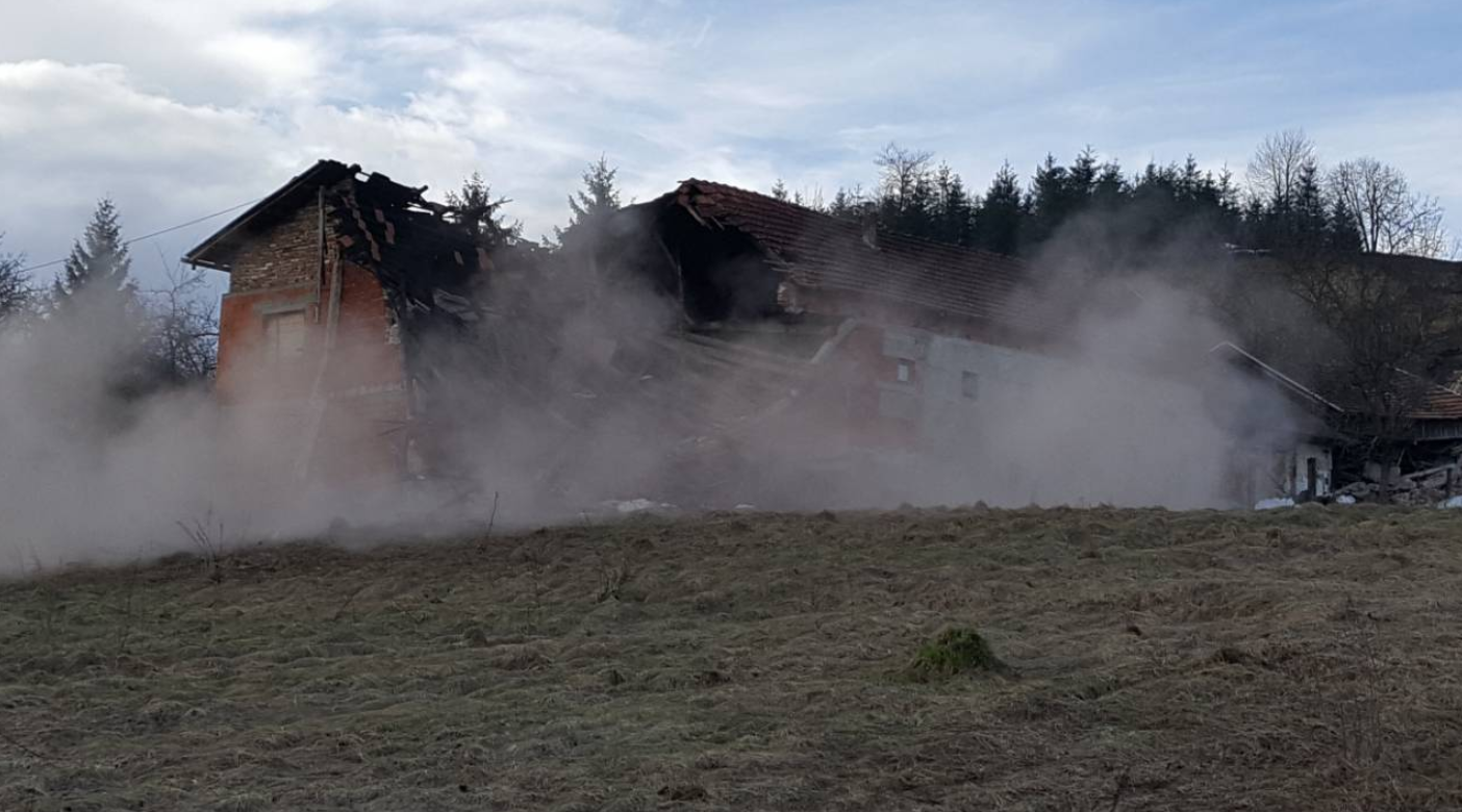 'Kuća se počela rušiti. Zaletio sam se i skočio s prvog kata...'