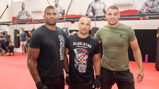 Alistair Overeem posjetio dubrovačke borkinje i borce i odradio zajednički trening