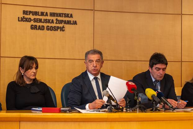 Gospi&cacute;: Darko Milinovi&cacute; odr&zcaron;ao izvanrednu konferenciju za medije o tvornici za preradu litija