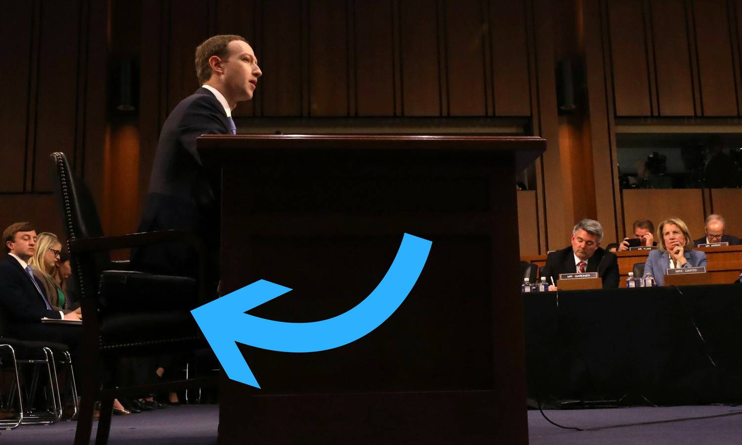 Jastučić podigao Zuckerberga: "Ma ne, to je zbog udobnosti"
