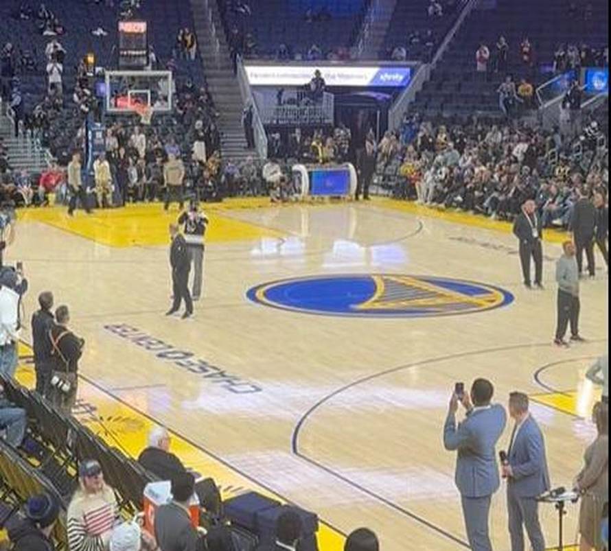 VIDEO Stephen Curry zabio koš s nevjerojatne udaljenosti! Pogledajte ovu majstoriju