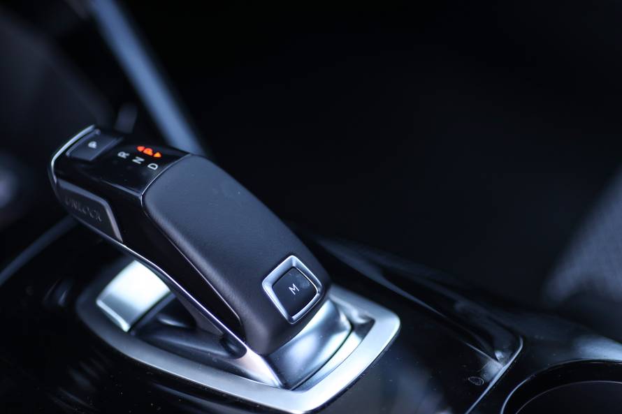 Mali veliki šarmer pun opreme: Testirali smo Peugeot 2008