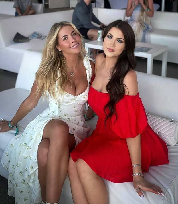 FOTO Mnogi ne vide dalje od njezinih grudi, ali Jessica je puno više od bujne influencerice