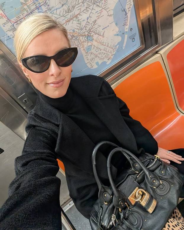 Bogata nasljednica udala se za još bogatijeg muškarca, od medija "bježi" otkad ima djecu