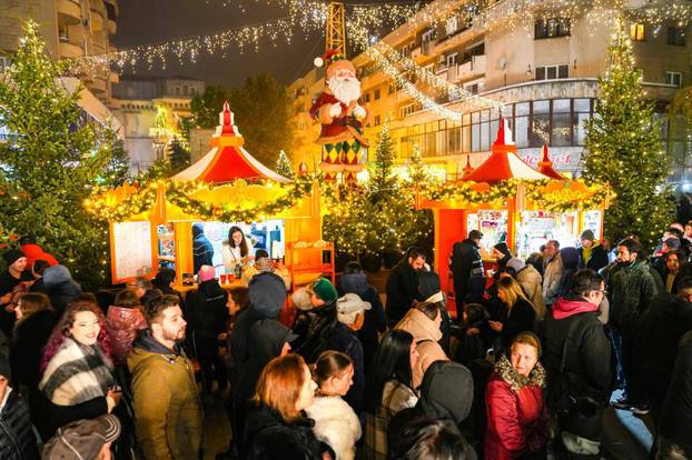 FOTO Najbolji i najraskošniji u Europi! Pogledajte kako izgleda čarobni Advent u Rumunjskoj