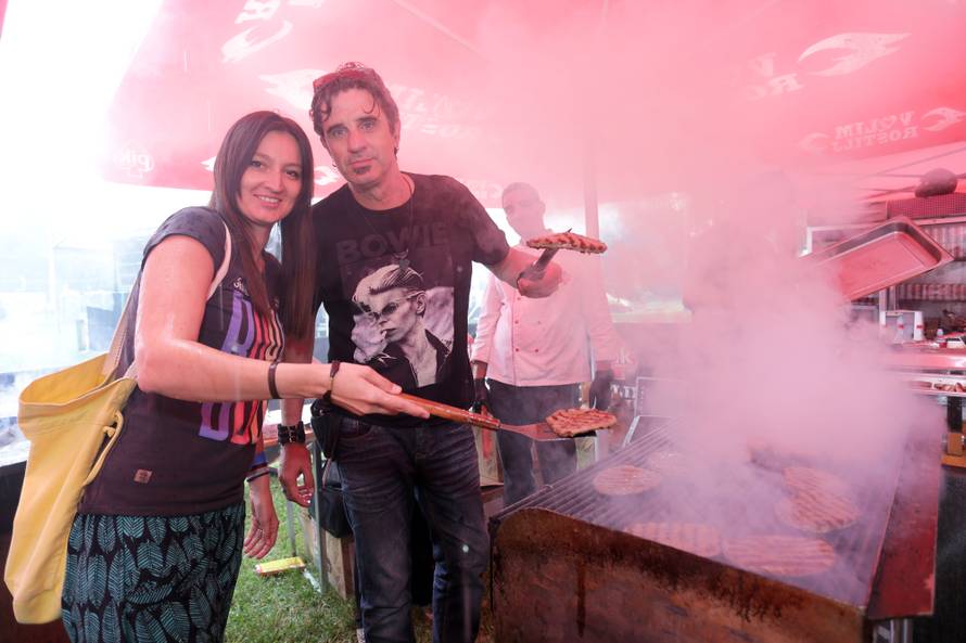 Zlatni ćevap autobusom punim navijača otputovao u Kaštela