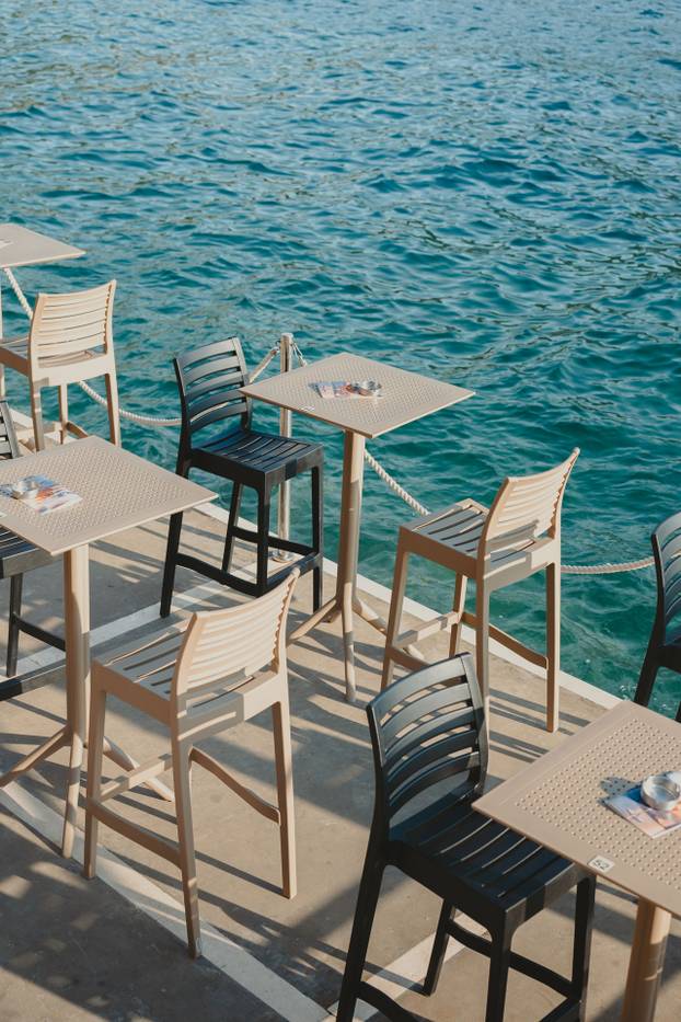 FOTO Hotel u Dubrovniku ima koktel bar u stijeni nad morem!