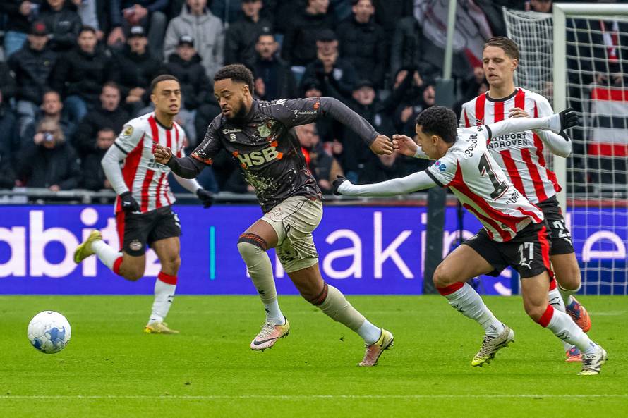 PSVC Eindhoven vs. FC Volendam, Fussball, Eredivisie, 14. Spieltag, Saison 2025/2026, 30.11.2025