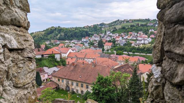 Beautiful,Cityscape,Scenery,Of,Buildings,And,Architecture,In,Old,Town