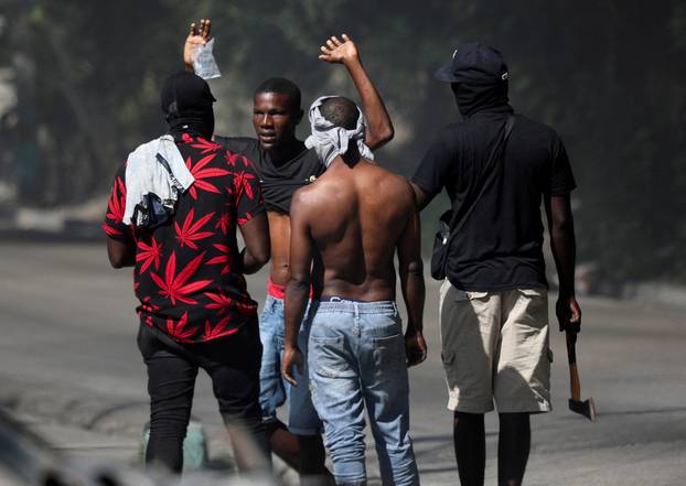 Over two dozen killed as gangs attempt to attack Haiti suburb