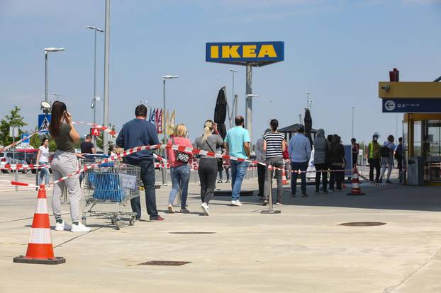 Zagreb: Ikea ponovno otvorila svoja vrata, čeka se u redu