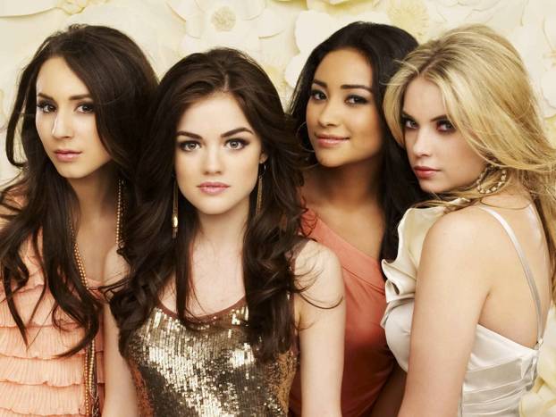 "Pretty Little Liars" Season 1 (2010 -2011)