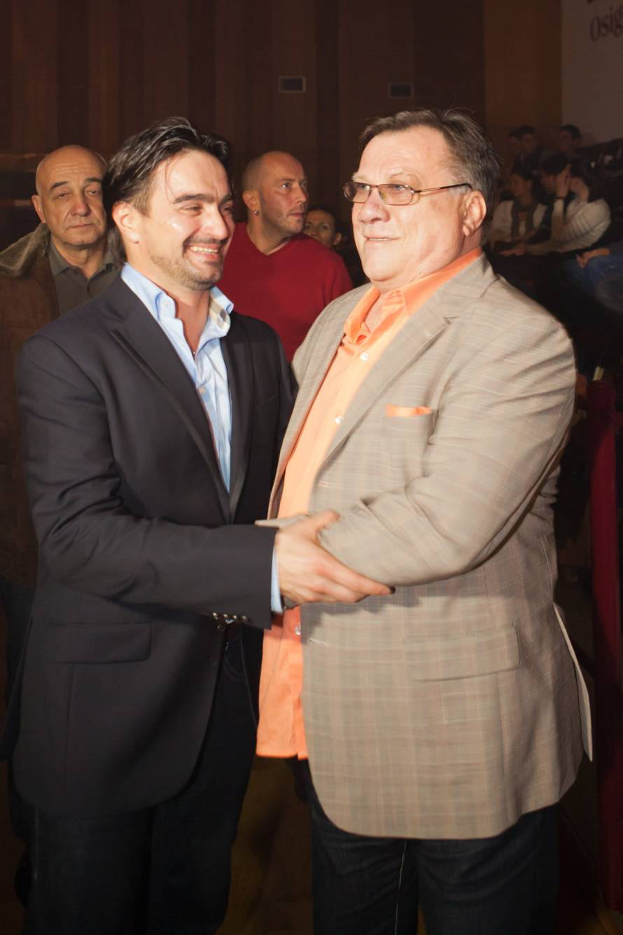 VIDEO Halid ušetao u pekaru i zapjevao kad u kafani ne može